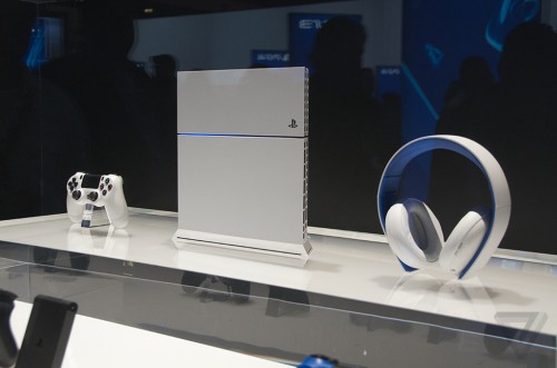 Sony PlayStation 4 Berhasil Terjual 10 Juta Unit di Seluruh Dunia 2 sony_white_playstation_4_7_1020_verge_super_wide