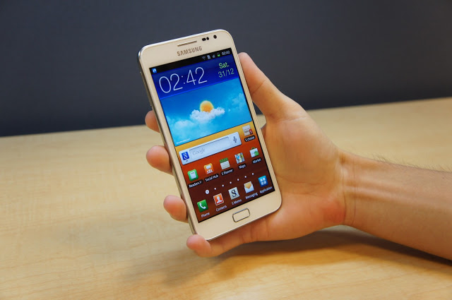 Smartphone Berlayar Besar Kian Diminati 9 galaxy note 1