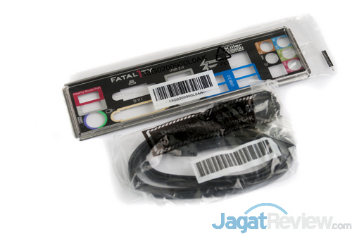 Review ASRock Fatal1ty H97 Killer: Motherboard Gaming dengan Tambahan Fitur Overclocking 4 ASRock_FATAL1TY_H97_Killer_Perlengkapan