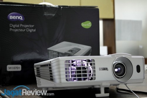 Hands-On Review BenQ W1070+: Proyektor Full HD dengan Banyak Fitur Menarik 1 BenQ W1070+ - 10