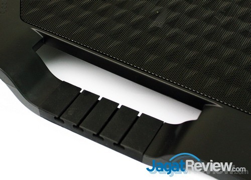 Hands-On Review Cooler Master ErgoStand III: Notebook Cooler yang Kaya Fitur 8 Cooler Master Ergostand III_3