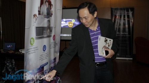 Bapak Eko Handoko, Country Manager BenQ Indonesia, menjelaskan keunggulan proyektor kelas cinema.