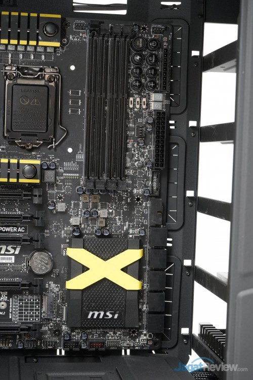 NZXT H440 Razer 34