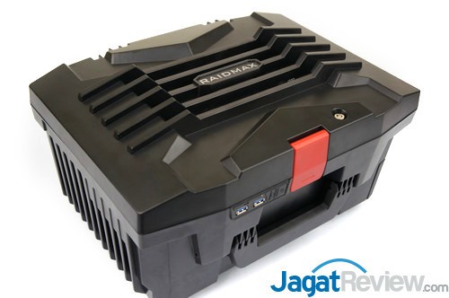 RAIDMAX_TROY_DSC04355