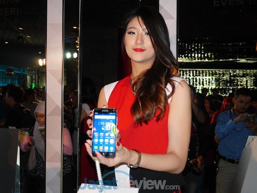 Launching Lenovo S580 (2)