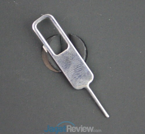 Pin untuk membuka slot SIM-card