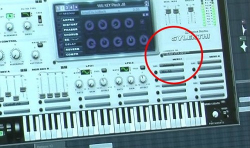 DJ Avicii Tertangkap Kamera Gunakan Software Bajakan 2 avicii-teamvtx-640x379