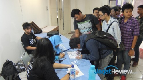 Registrasi peserta Techno Update