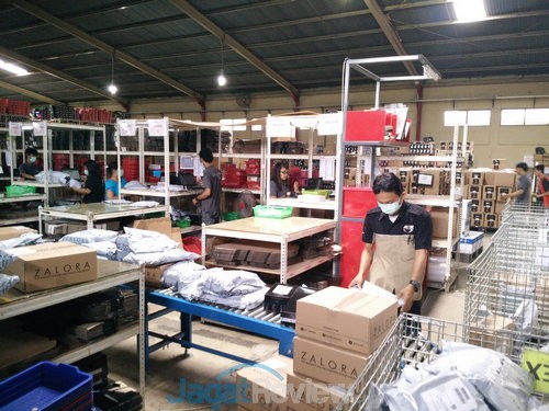 Strategi Zalora Hadapi Persaingan e-commerce di Indonesia 3 Zalora Indonesia (10)