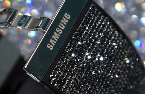 Samsung Ajak Brand Fashion dan Pelukis untuk Merancang Smartwatch Terbaru 5 Samsung Gear S 01