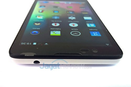 Review ZTE Blade V5: Smartphone TV Android Kencang Murah 10 ZTE Blade V5 - Bagian Atas