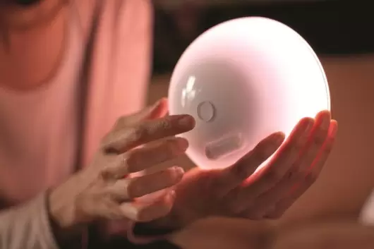 Philips Luncurkan Lampu Pintar Hue Go 9 philips hue go portable light 2