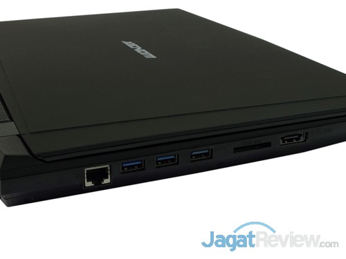 Review Xenom Hercules HC15: Kencang & Bertenaga dengan Prosesor Desktop 2 xenom hercules hc15 left side