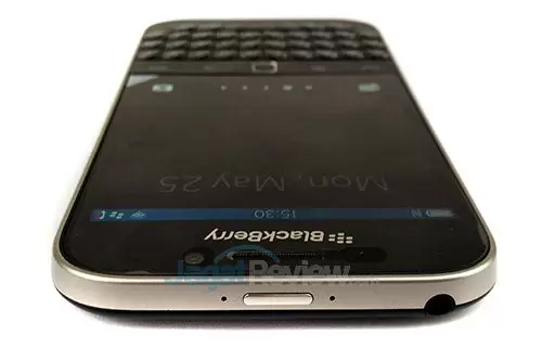 Review Blackberry Classic: Smartphone Blackberry Onyx dengan BB OS 10 10 Blackberry Classic - Bagian Atas