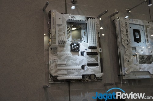 ASUS di Computex 2015 2 DSC088411