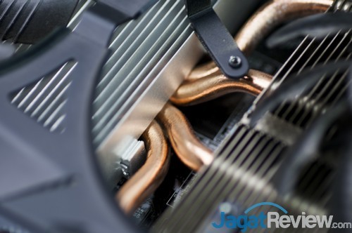 GigabyteGTX970G1Gaming_12