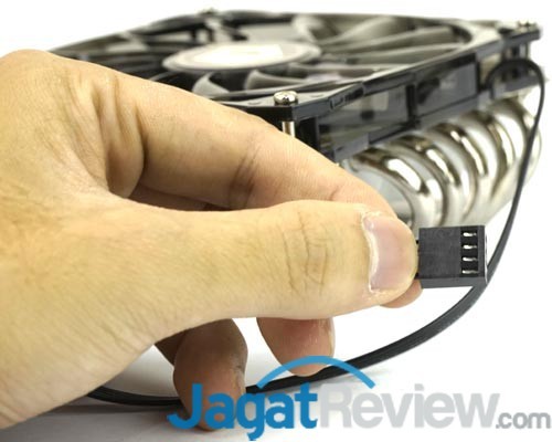 Fan yang diberikan menggunakan 4-pin PWM Power
