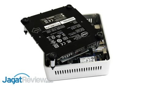 Preview Intel NUC5i5RYH 6 Intel NUC5i5RYH - 12