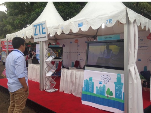 Direct Release: ZTE Memamerkan Solusi Keamanan Publik di Perayaan Tahun Pertama Pemerintahan DIA di Makassar 2 ZTE Booth 2-1