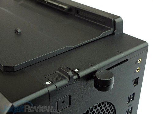 Review MSI GS30 2M Shadow: Notebook Tipis Bertenaga dengan Kinerja Gaming Kelas Desktop 17 msi gs30 2m shadow gaming dock notebook tray lever 01