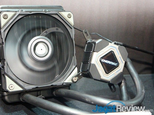 Computex 2015 - Enermax 02