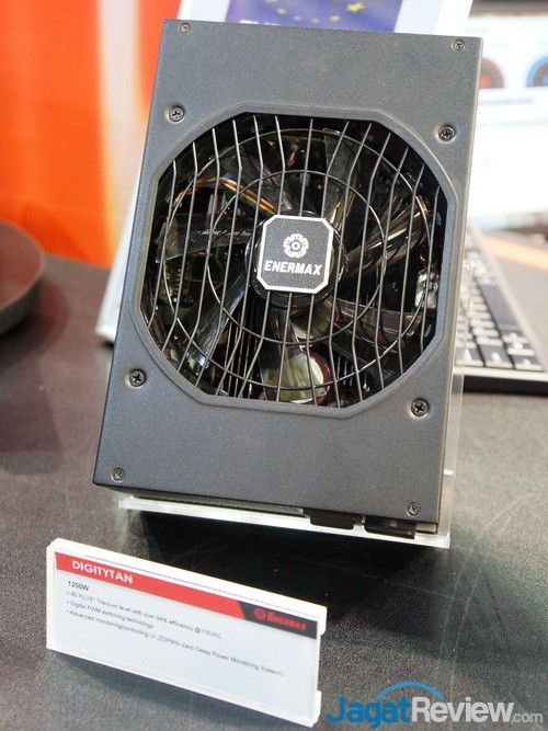 Computex 2015 - Enermax 07