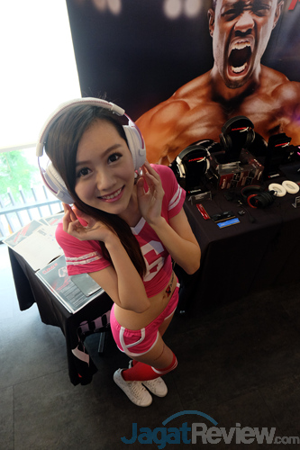 Computex 2015 Kingston HyperX Cloud II Pink