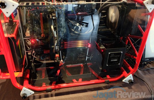 Computex 2015 Kingston HyperX Savage Memory In Action