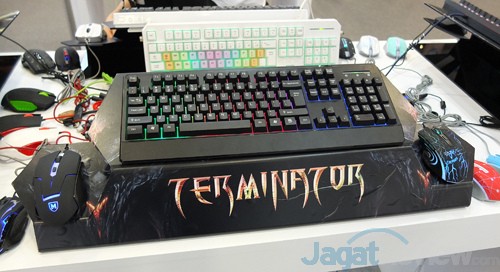 Computex 2015 Micropack Gaming Keyboard & Mouse 01