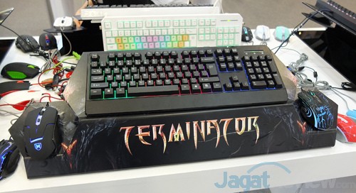 Computex 2015 Booth Raid: MicroPack 6 Computex 2015 Micropack Gaming Keyboard & Mouse 01
