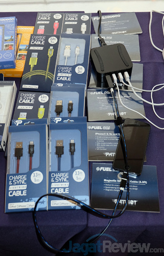 Computex 2015 Patriot USB & Lightning Cables