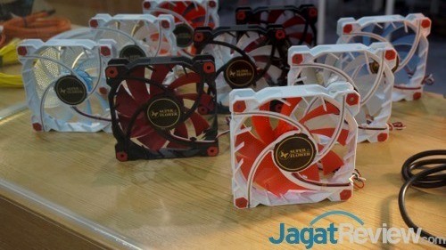 Computex 2015 - Super Flower 04