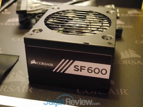 Corsair SF600 (1)