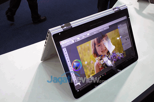 Intel Booth Raid Computex 2015 - HP Pavilion X360