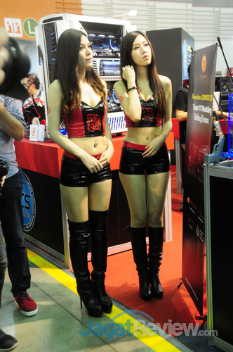 Computex 2015: Thermaltake Booth Opening 8 OpeningThermalTakeBooth_25
