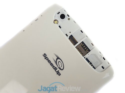 Review SpeedUp Pad Pop: Tablet Android 3G KitKat Murah 12 back cover dibuka, ada slot microSD dan Dual-SIM