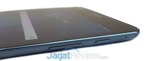 Review Tablet Android Samsung Galaxy Tab A 8.0 LTE 11 Sisi sebelah kanan terdapat tombol power (lock/unlock) dan tombol pengaturan volume