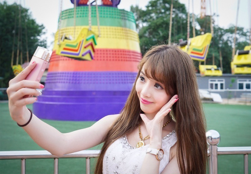 sony perfume bottle selfie camera 2014 08 20 9 1