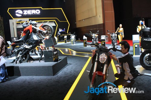 IIMS 2015 – Pameran Otomotif Terbesar di Indonesia Resmi Dibuka 8 IMG_1013