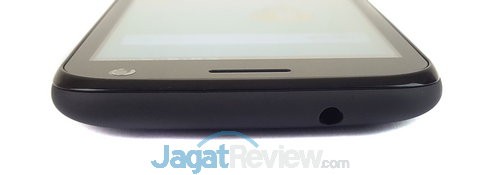 Di bagian atas ada slot audio jack 3.5mm