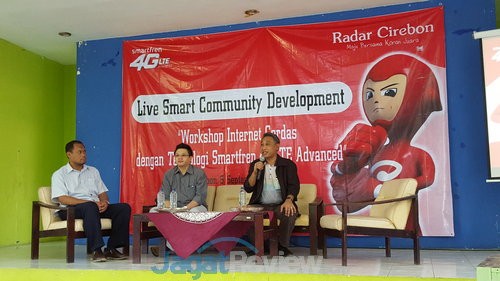 Smartfren Beri Edukasi Manfaat 4G Untuk Pendidikan di Cirebon-Bandung 1 20150909_120110