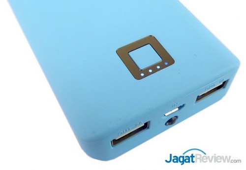 Review Power Bank One 840 Rubber Coated Body 3 20150914122623