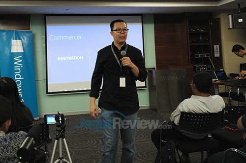 Axioo Microsoft - Lucky Gani