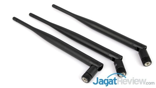 Hands-On Review Modem-Router D-Link DSL-2877AL 6 D-Link DSL-2877AL 07