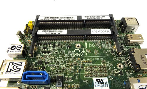 Review Mini PC Desktop: Intel NUC NUC5i3RYH 16 Intel NUC5i3RYH Memory Slots & SATA Port