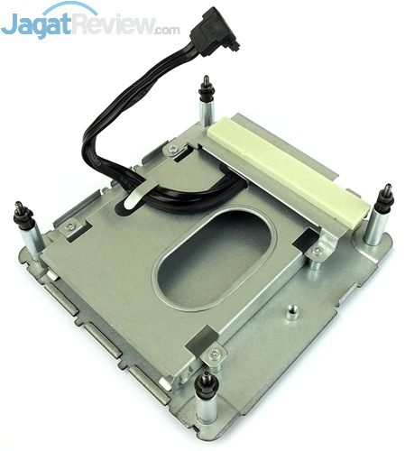 Review Mini PC Desktop: Intel NUC NUC5i3RYH 9 Intel NUC5i3RYH Storage Compartment 01