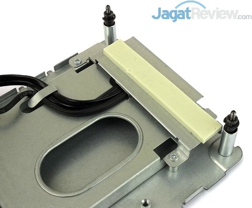 Review Mini PC Desktop: Intel NUC NUC5i3RYH 11 Intel NUC5i3RYH Thermalpad