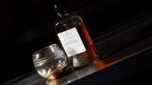 Ballantine’s Ciptakan Gelas untuk Astronot 1 space-glass@2x