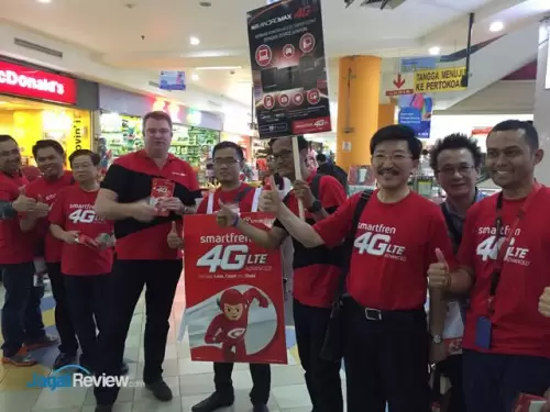 Program ‘Employee Blitz’ Bawa Karyawan Smartfren Turun ke Pasar 1 1