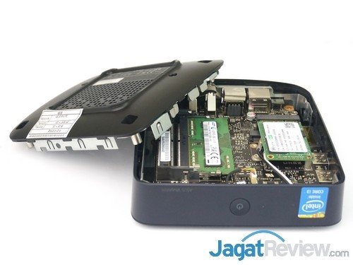ASUS VivoMini UN62 Open Body 1